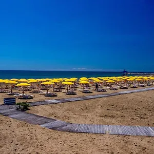 https://camping-village-garden-paradiso.hotelinveneto.com